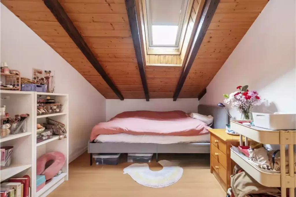 grenier transformé en chambre
