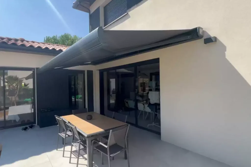 pergola ou store banne jardin