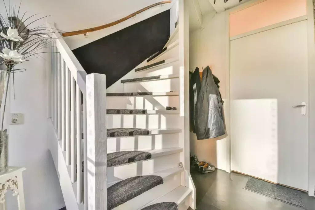 aménagements sous escaliers modernes