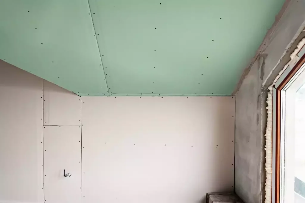 placo plafond ou mur en premier