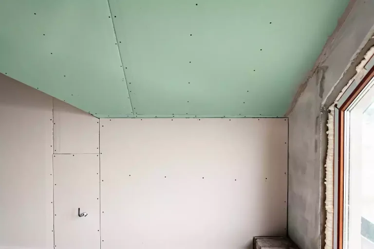 placo plafond ou mur en premier