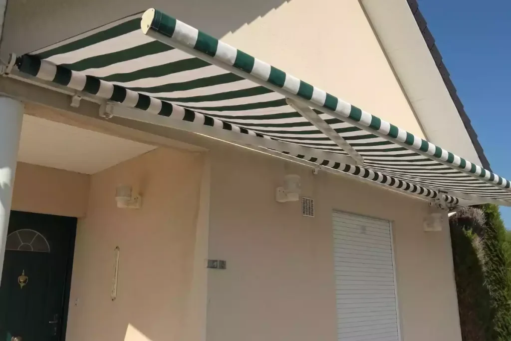 toile dun store banne a changer