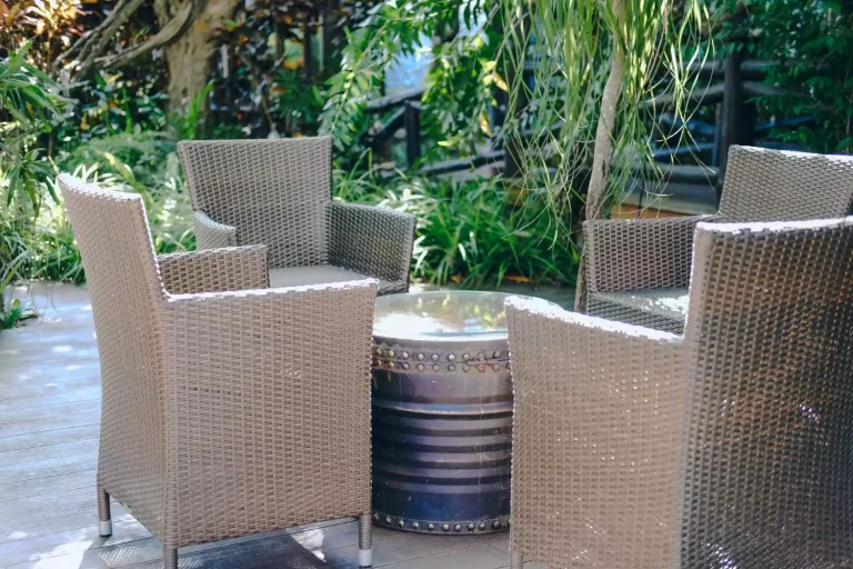 Comment réparer votre salon de jardin en résine tressée ?