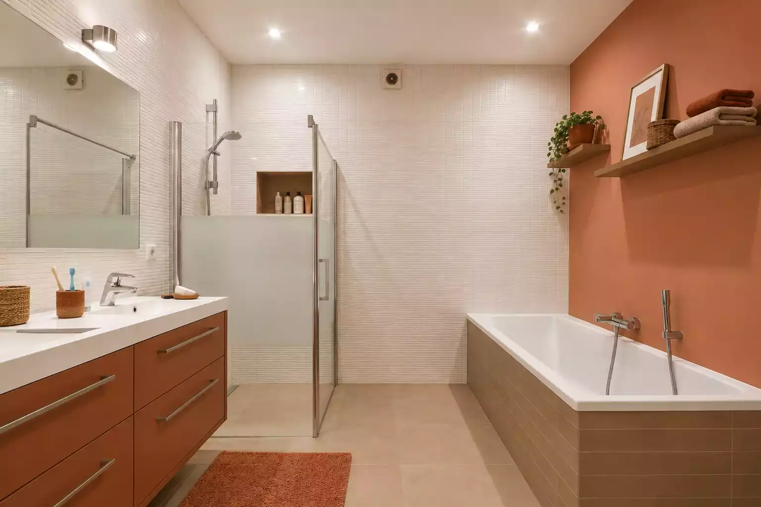 Nos idées de salle de bain avec une déco en terracotta